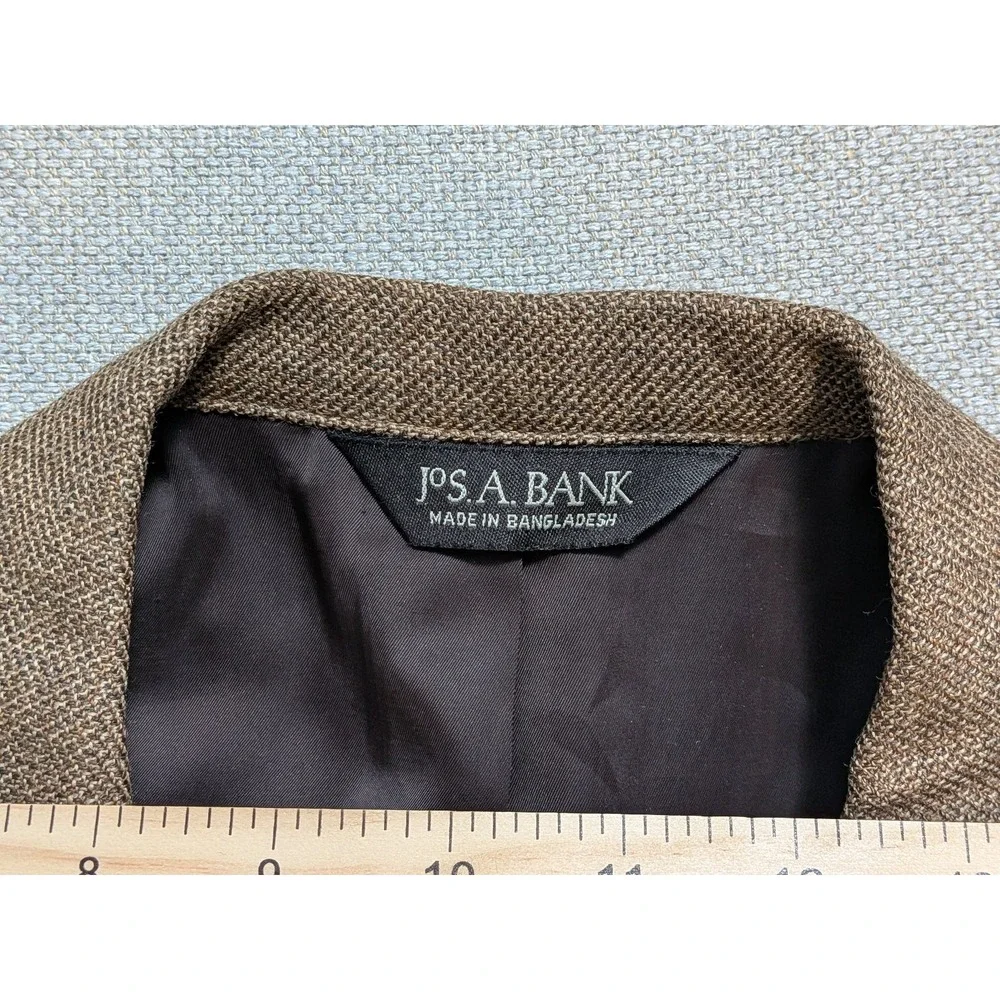 Jos A Bank Traveler elevate your